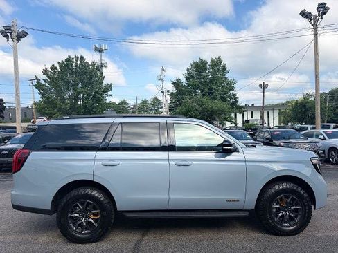 Certified 2025 Ford Expedition Tremor AWD/4WD image 9
