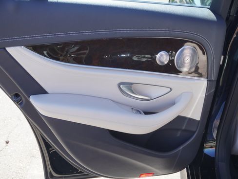 Used 2021 Mercedes-Benz E 350 Sedan image 11