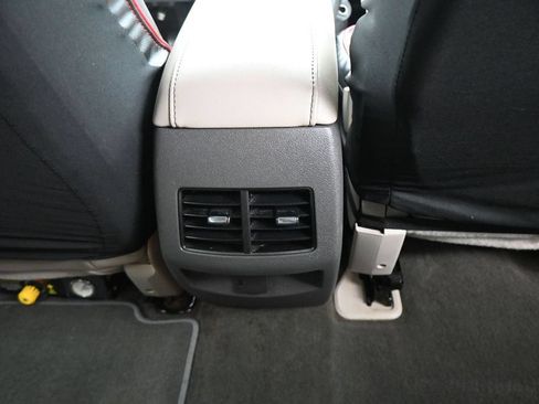 Used 2013 Ford Edge SEL FWD image 16