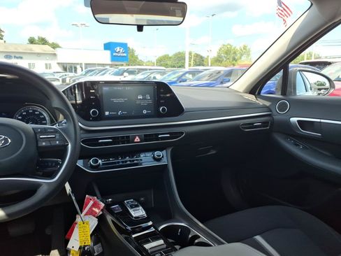 Used 2023 Hyundai Sonata SE w/ Preferred Accessory Package FWD image 17