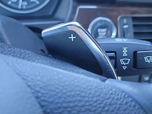 Used 2011 BMW 335i Convertible image 39