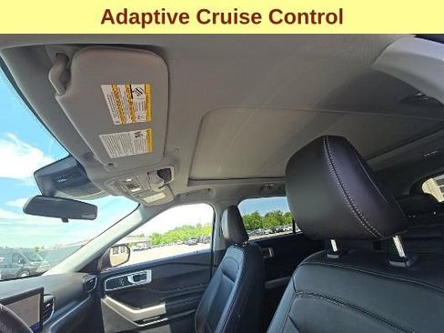 Used 2022 Ford Explorer XLT w/ Equipment Group 202A AWD/4WD image 11
