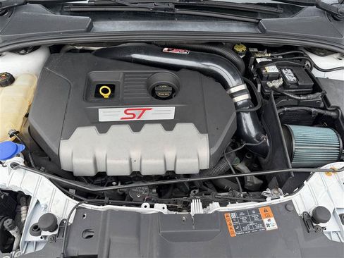 Used 2017 Ford Focus ST FWD image 14