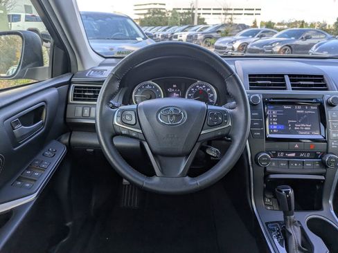 Used 2015 Toyota Camry XLE image 15