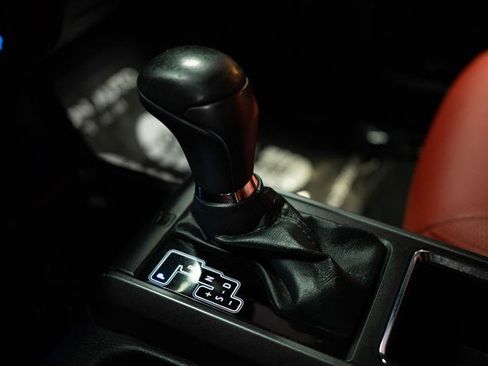 Used 2018 Toyota Tacoma TRD Sport image 17