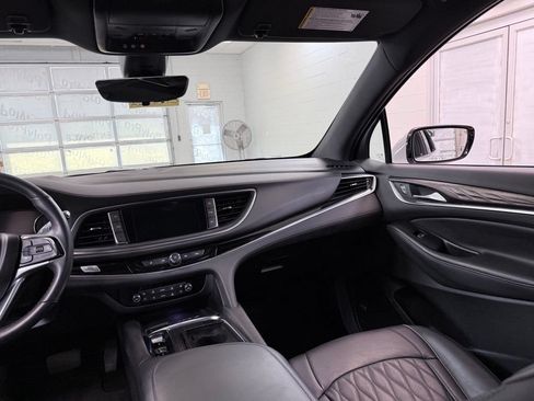 Used 2024 Buick Enclave Avenir AWD/4WD image 33