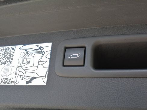 Used 2023 Toyota Highlander Limited image 27