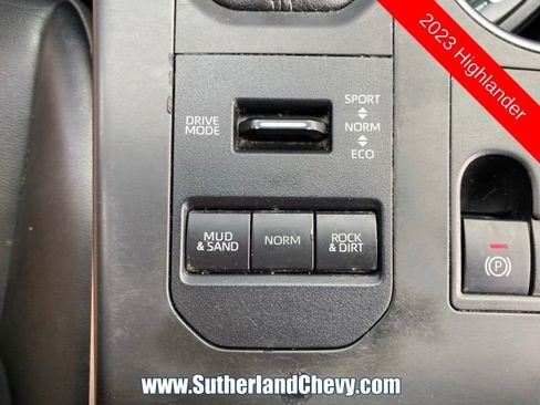 Used 2023 Toyota Highlander XLE image 34