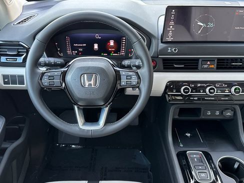 New 2026 Honda Pilot Touring image 15