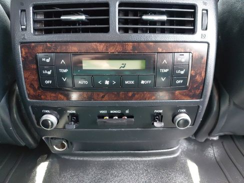 Used 2013 Toyota Land Cruiser AWD/4WD image 28