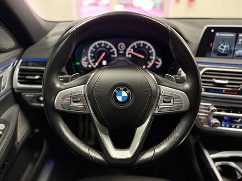 Used 2019 BMW 750i xDrive w/ M Sport Package image 17