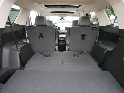 Used 2023 GMC Acadia Denali w/ Denali Ultimate Package AWD/4WD image 11