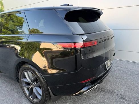 Used 2024 Land Rover Range Rover Sport Dynamic SE AWD/4WD image 3