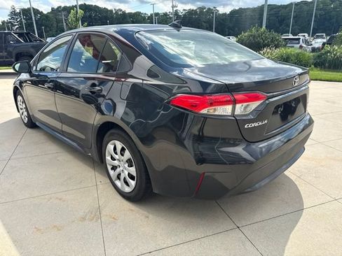 Used 2022 Toyota Corolla LE FWD image 5