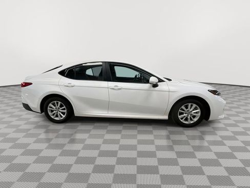 Used 2025 Toyota Camry LE image 12