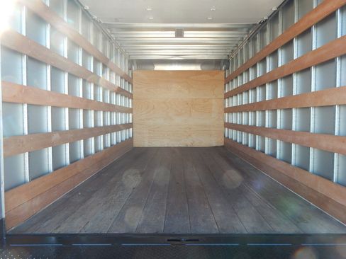 Used 2023 Isuzu NPR image 3