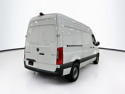 Used 2025 Mercedes-Benz Sprinter 2500 image 7