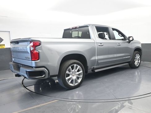 Used 2024 Chevrolet Silverado 1500 High Country w/ Technology Package AWD/4WD image 6
