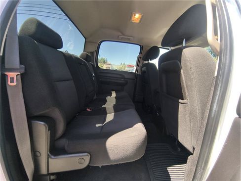Used 2011 Chevrolet Silverado 2500 LT AWD/4WD image 14