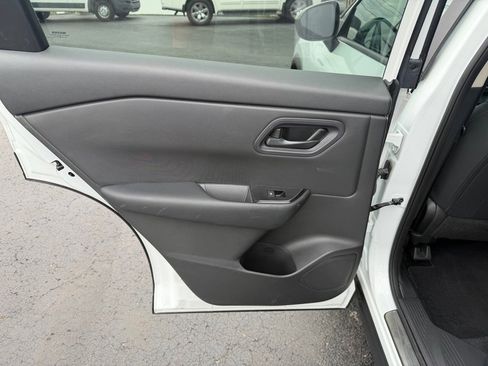 Used 2024 Nissan Rogue S AWD/4WD image 14