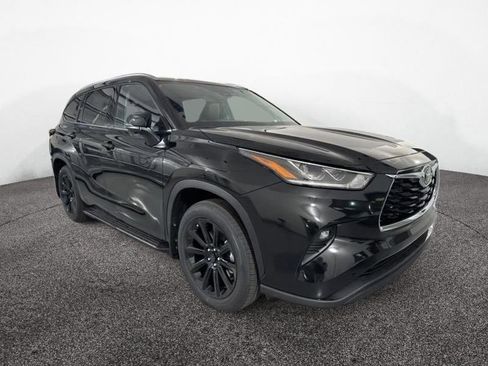 New 2026 Toyota Highlander Limited image 1