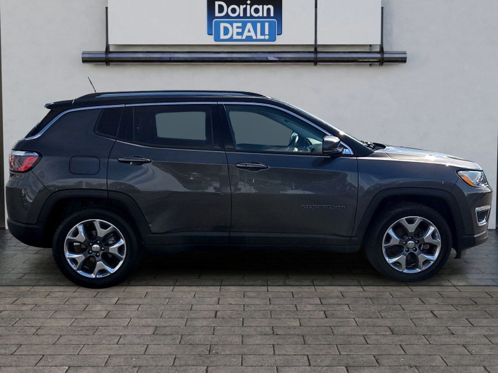 Used 2019 Jeep Compass Limited FWD image 2