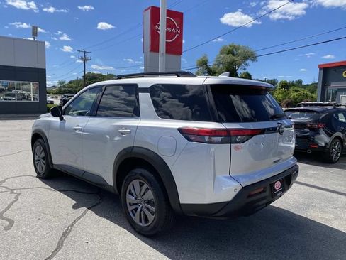 Used 2025 Nissan Pathfinder SV AWD/4WD image 3