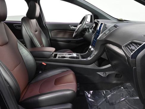 Used 2021 Ford Edge Titanium w/ Equipment Group 301A AWD/4WD image 16