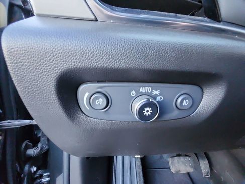 Certified 2021 Chevrolet Traverse LT image 22