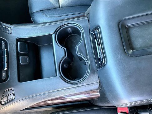 Used 2018 GMC Yukon XL SLT w/ Open Road Package AWD/4WD image 14