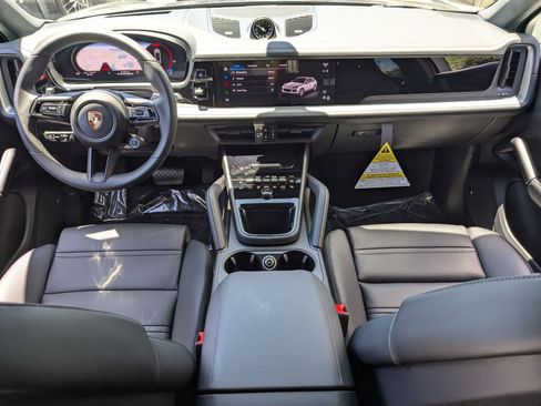 New 2025 Porsche Cayenne Coupe image 22