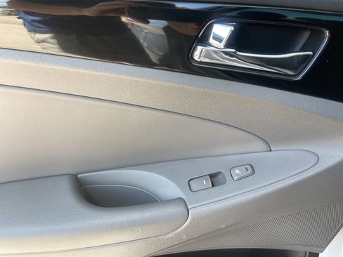 Used 2012 Hyundai Sonata Limited image 23