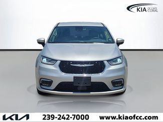 Used 2023 Chrysler Pacifica Touring-L FWD video 2