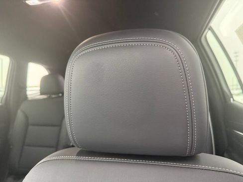 Used 2025 Buick Enclave Preferred image 28