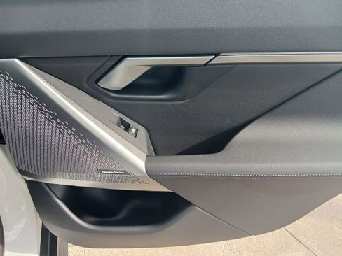 New 2024 BMW i5 eDrive40i w/ Convenience Package image 14