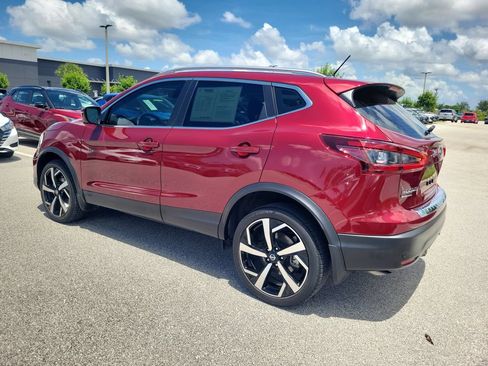 Used 2022 Nissan Rogue Sport SL FWD image 4