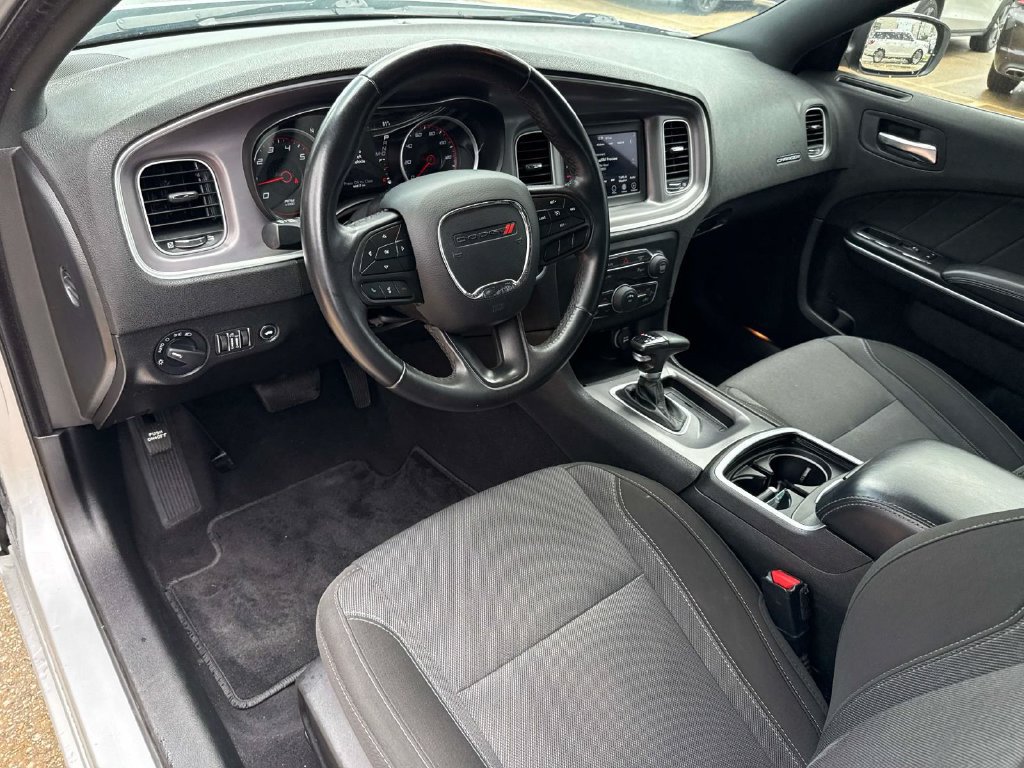 Used 2022 Dodge Charger SXT RWD image 19
