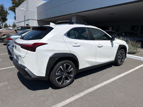 Used 2025 Lexus UX 300h FWD w/ Accessory Package (Z2) image 4