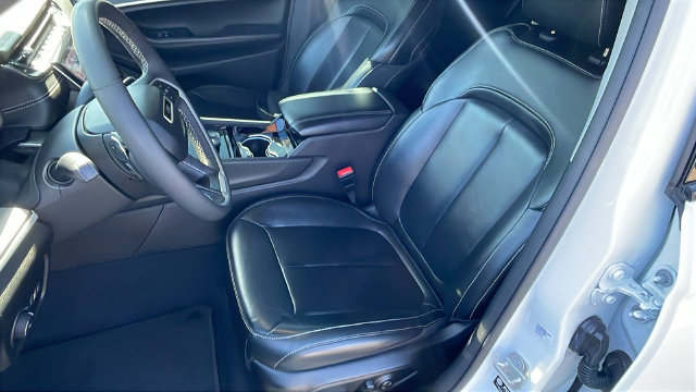 Used 2023 Jeep Grand Cherokee L Limited w/ Black Appearance Package RWD image 11