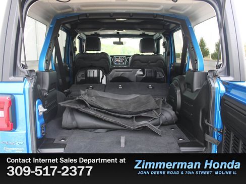 Used 2023 Jeep Wrangler Unlimited Rubicon 4xe w/ Cold Weather Group AWD/4WD image 7