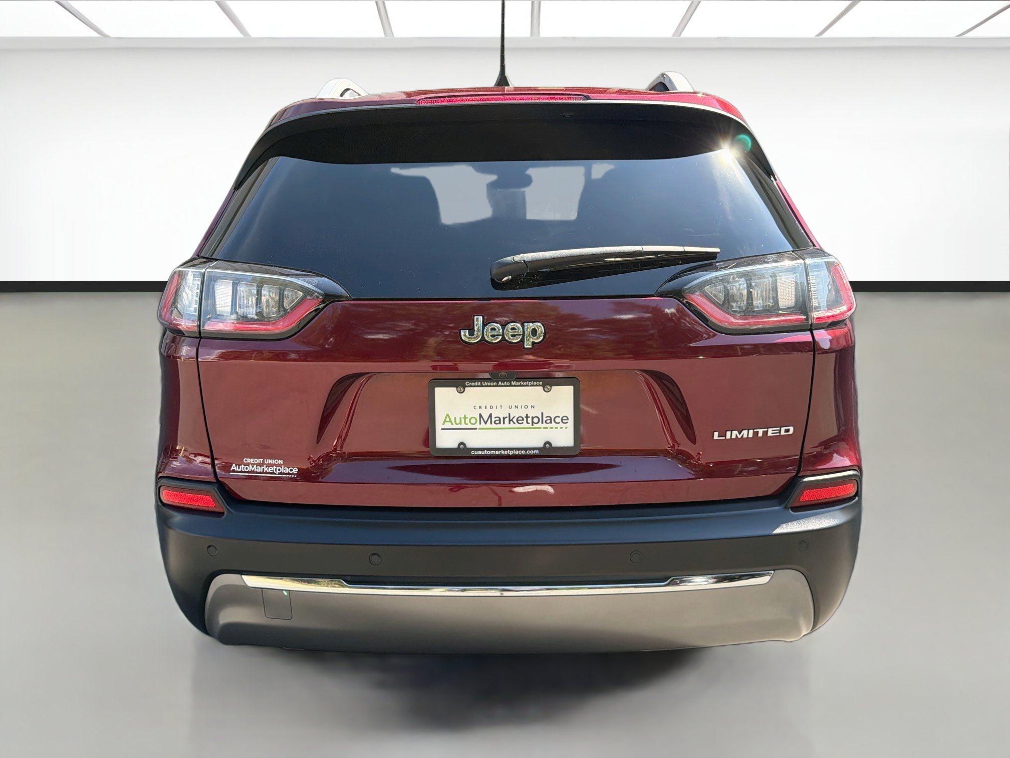 Used 2019 Jeep Cherokee Limited w/ Luxury Group FWD image 5