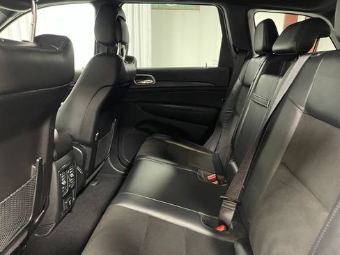 Used 2021 Jeep Grand Cherokee Laredo X AWD/4WD image 25