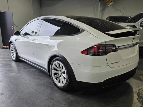 Used 2016 Tesla Model X 75D AWD/4WD image 2