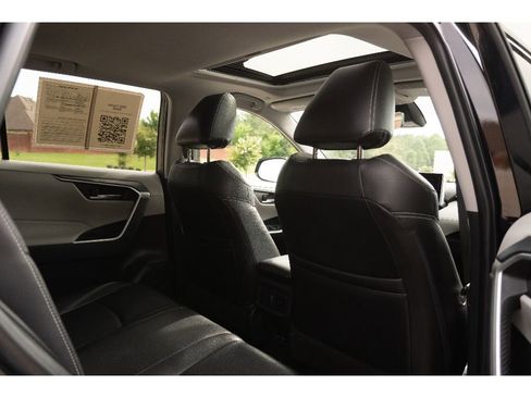 Used 2025 Toyota RAV4 XLE w/ Convenience Package FWD image 16