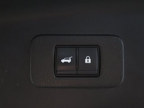 Used 2024 Nissan Armada SL image 22