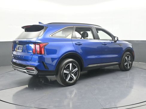 Used 2021 Kia Sorento EX w/ Panoramic Sunroof Package image 6