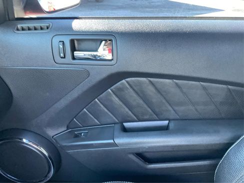 Used 2011 Ford Mustang GT Premium w/ Comfort Pkg image 20