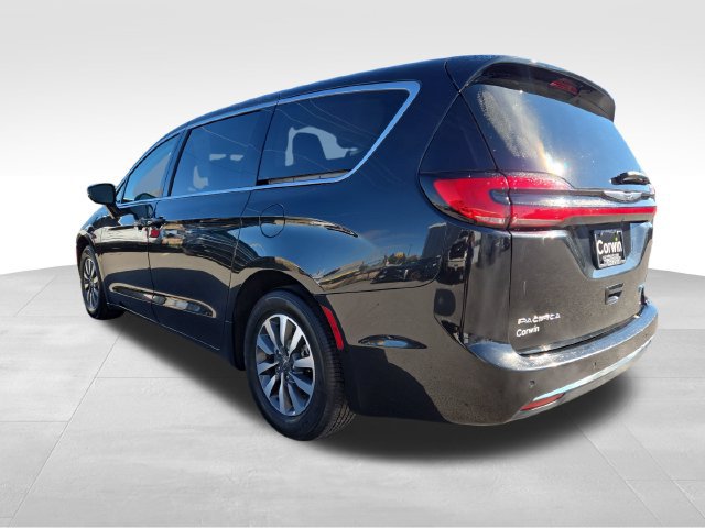 Used 2024 Chrysler Pacifica Limited FWD image 13