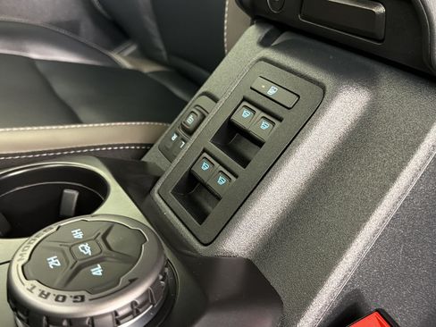Certified 2025 Ford Bronco Outer Banks AWD/4WD image 19