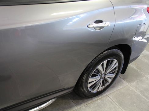 Used 2020 Nissan Pathfinder SL AWD/4WD image 37